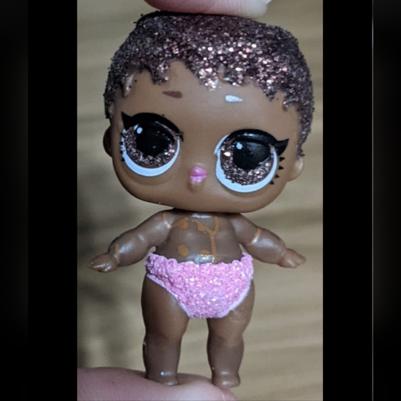 L.O.L. Bigger Surprise OMG! Secret Agent Glitter Bundle - Picture 8 of 12